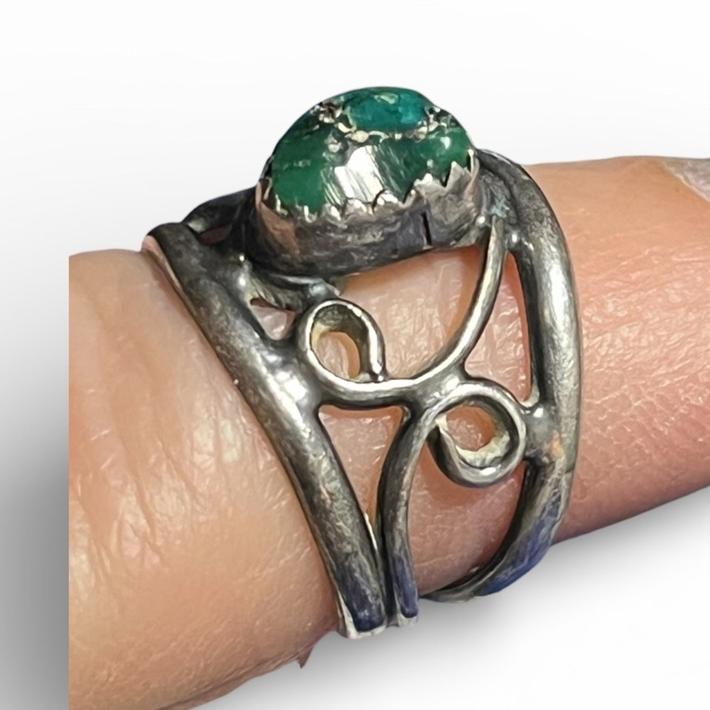 Artisan Silver Ring with Turquoise Gemstone